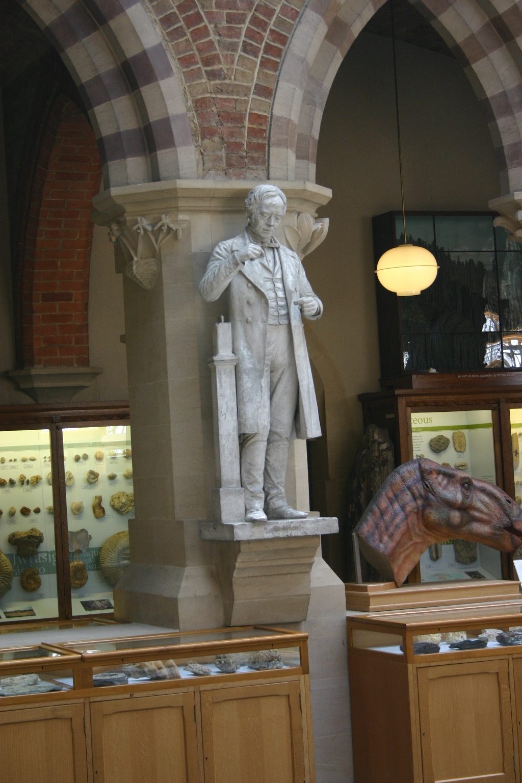 Hans%20Oersted%27s%20statue%2C%20Oxford%20University%20Museum%20of%20Natural%20History%2C%20Oxford%20-%2001.JPG
